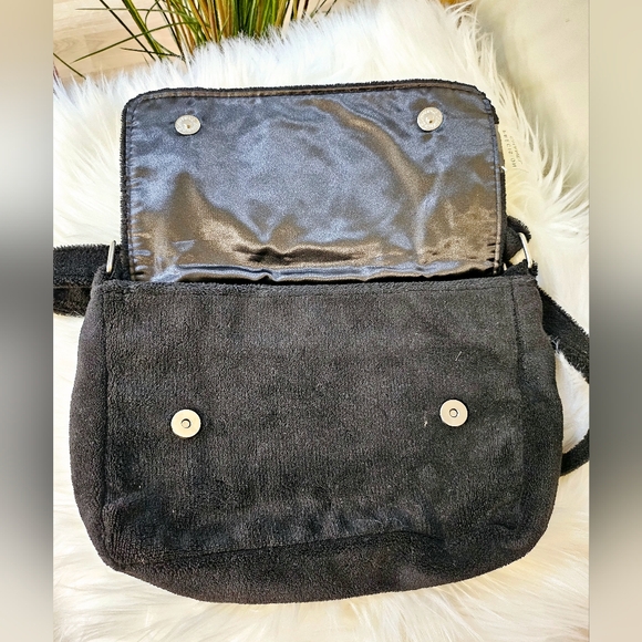 🖤 Chanel Crossbody Bag 🖤 - Picture 9 of 15